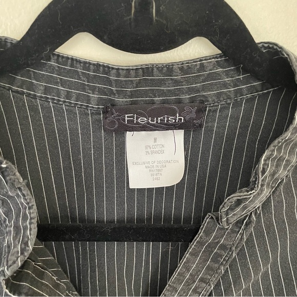 Fleurish | Black and White Pinstripe Button down | Size Small - Picture 10 of 11